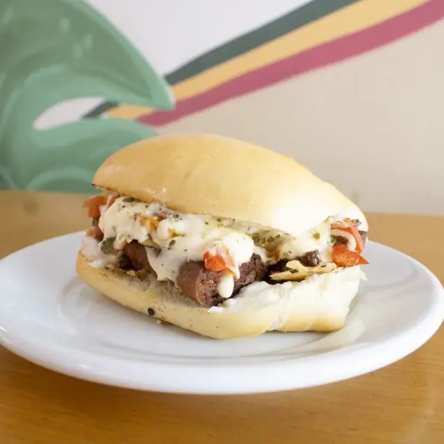Choripán Vegan — foto do cardápio oficial do Mount Zion Vegan